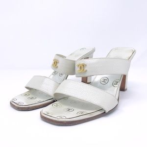 Vintage Chanel CC Logo Heeled Mules Open Toe Sandals EU 38.5 Pearl White Gold